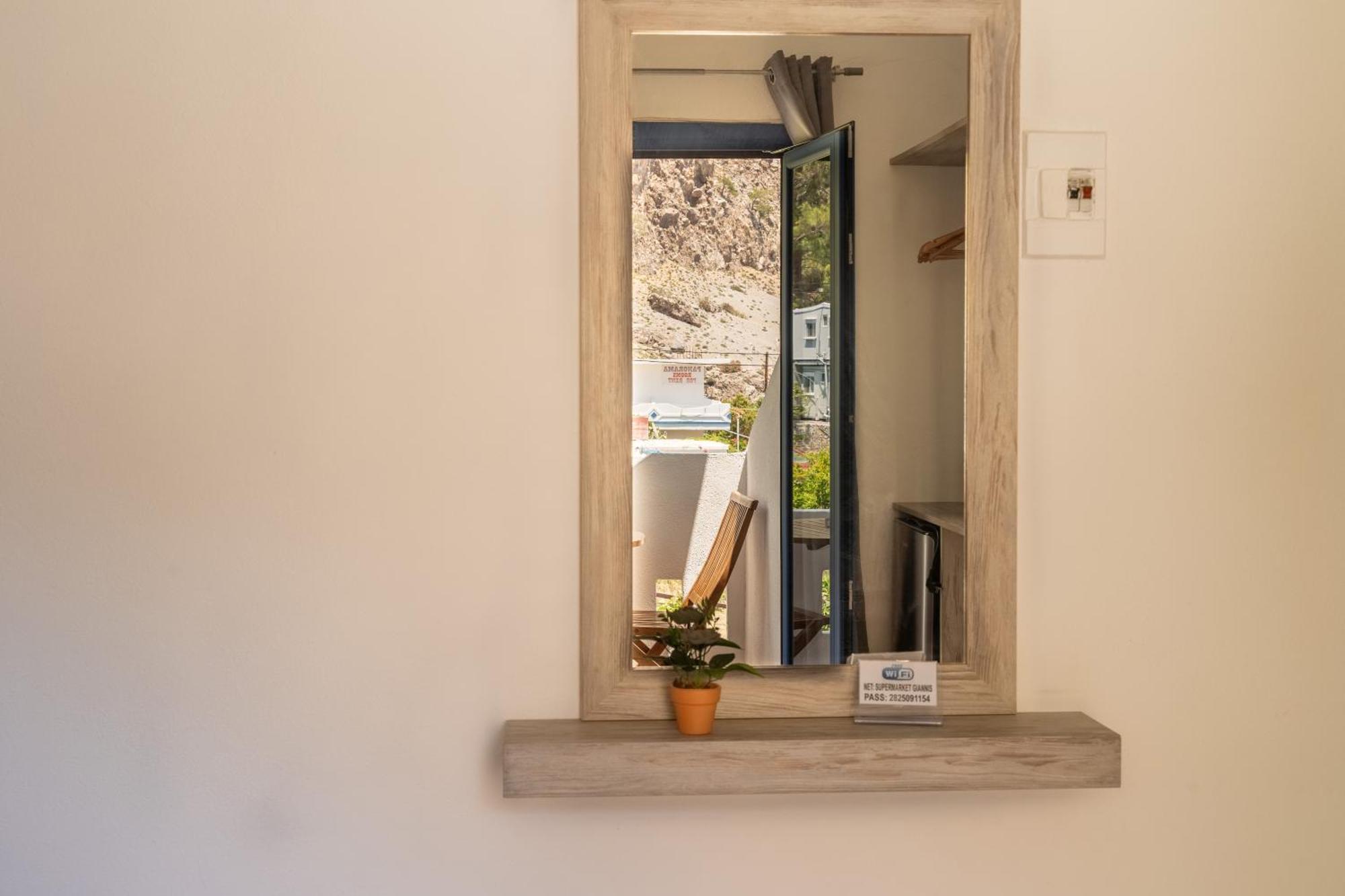 Giannis Rooms Agia Ruméli Exterior foto
