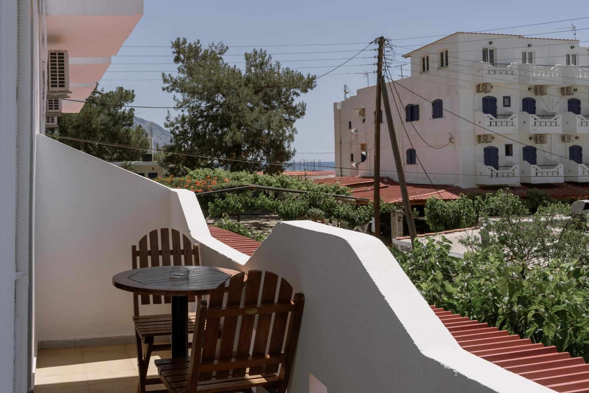 Giannis Rooms Agia Ruméli Exterior foto