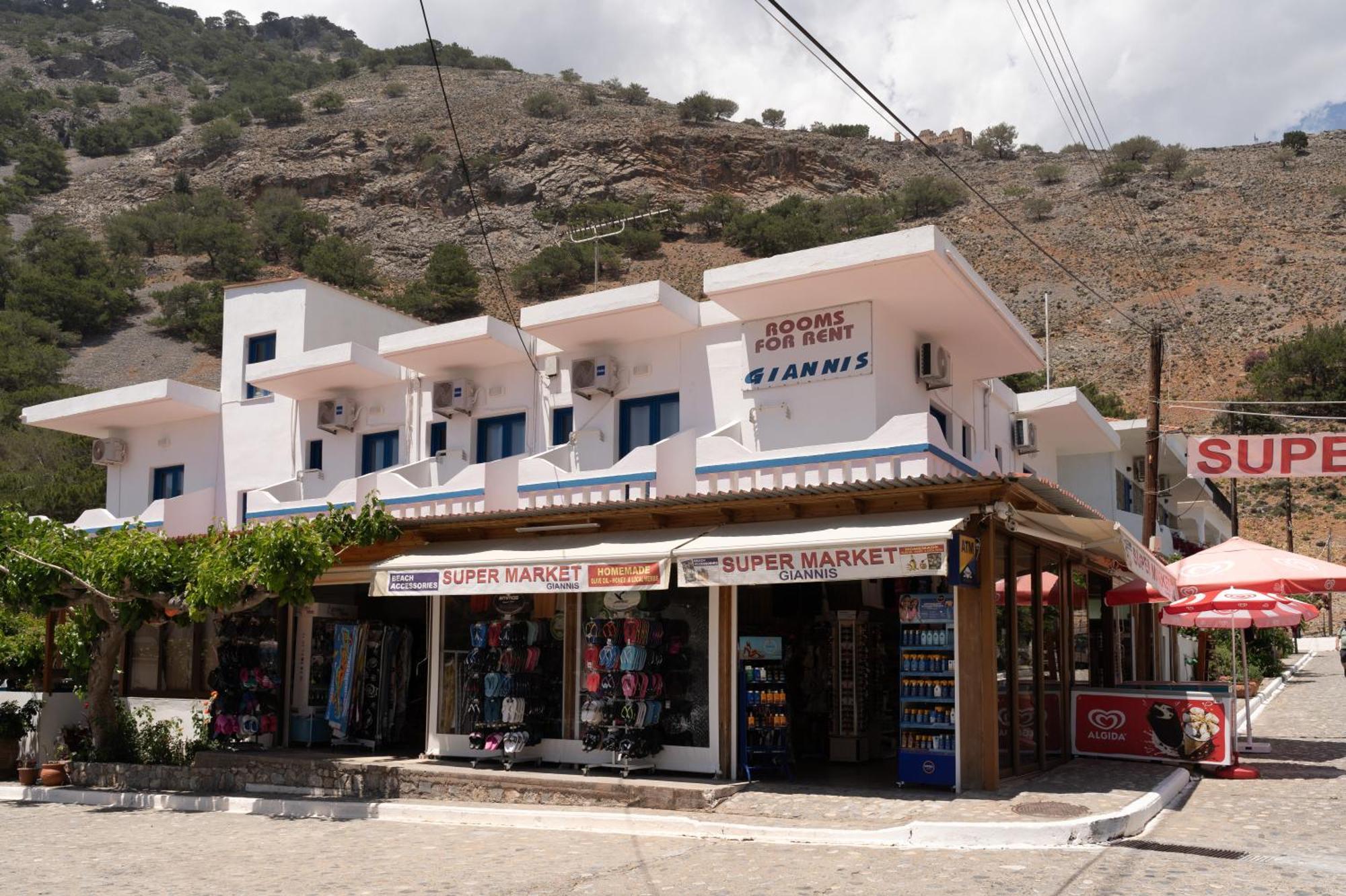 Giannis Rooms Agia Ruméli Exterior foto